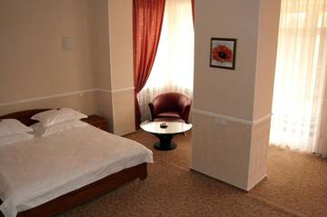 Двухместный номер Делюкс с 1 кроватью и балконом в Отеле Hotel Mon Senior